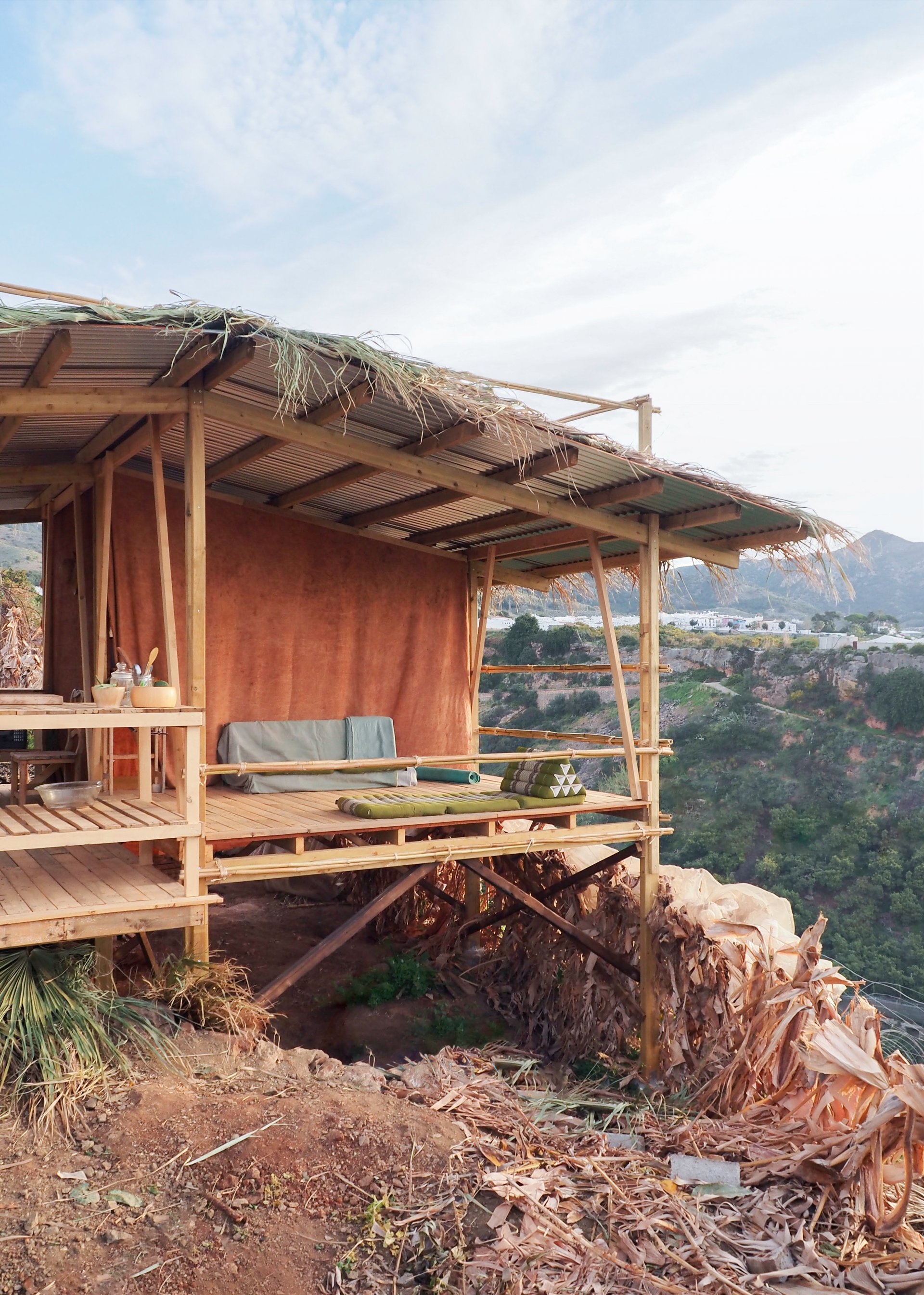 Meenhard - Close-up of the joinery and craftsmanship (Image 2 of 3)